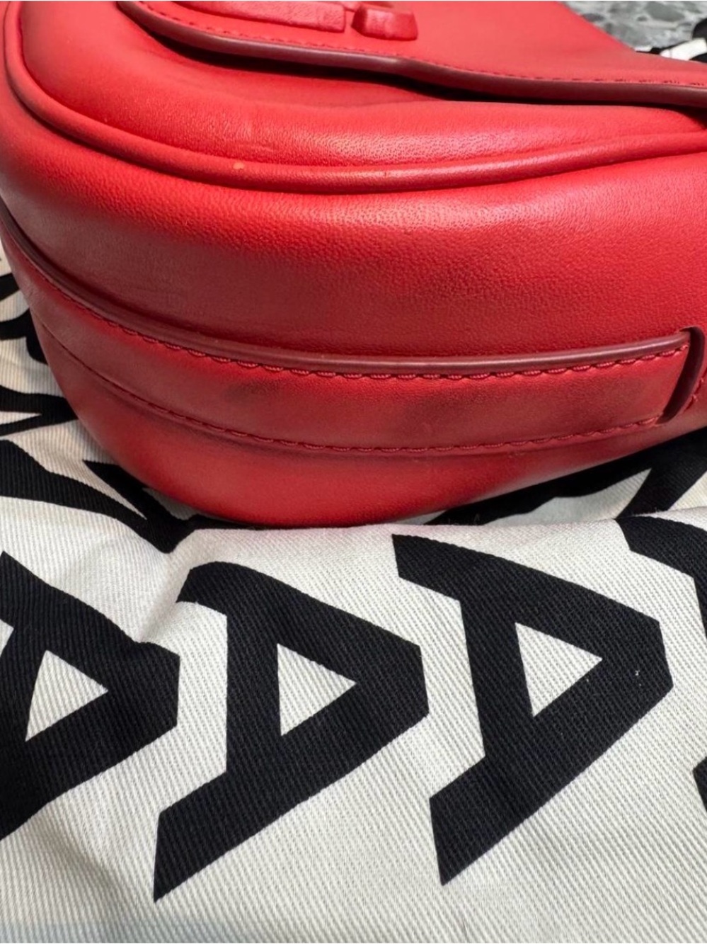 Marc Jacobs Red Leather Crossbody Saddle Bag with Logo Accent and dust bag - Picture 6 of 6
